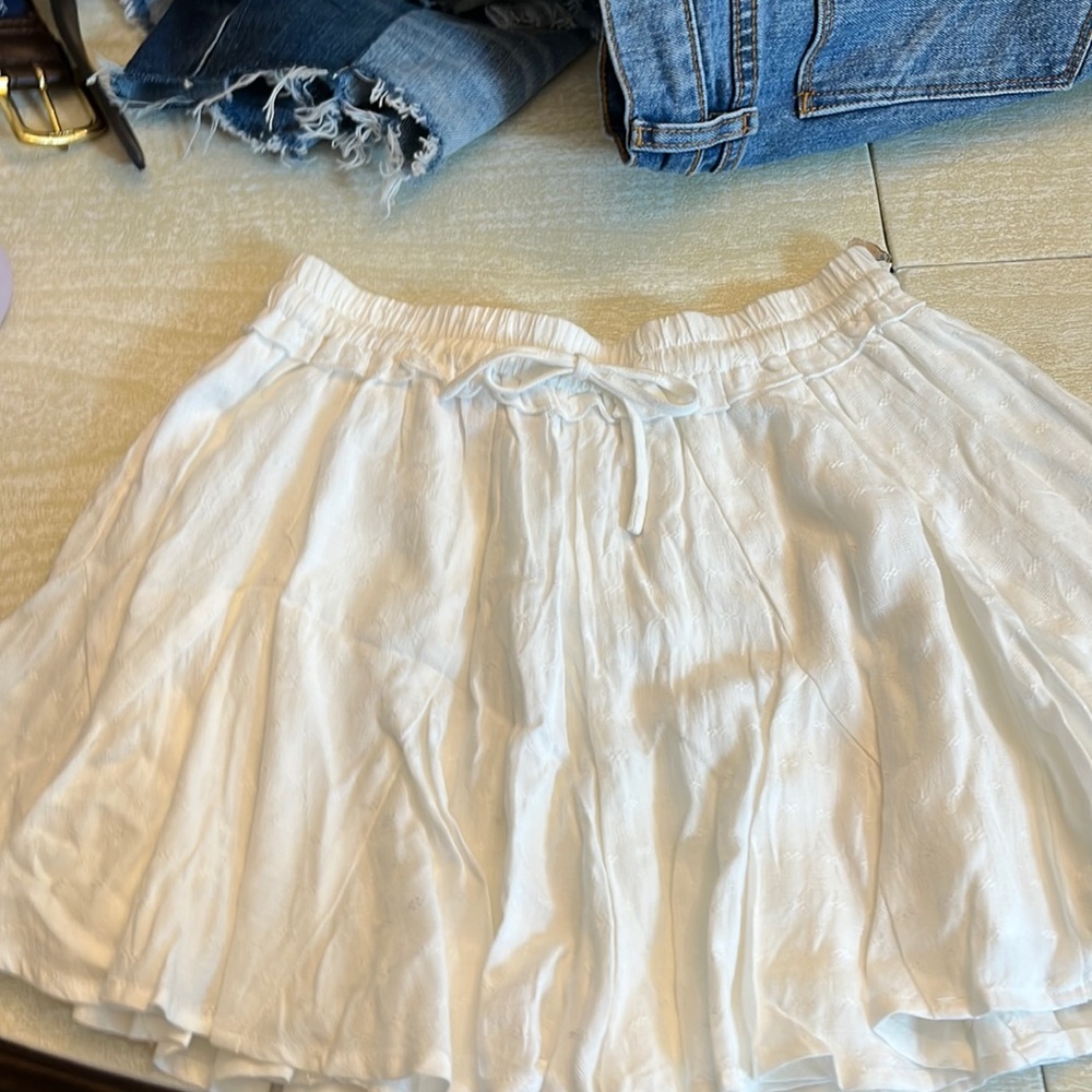 Gab ❤️ Kate white shorts